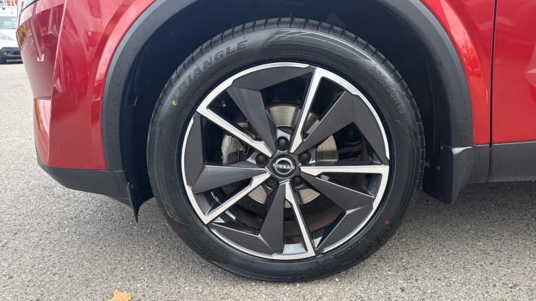 Nissan Qashqai 1.3 DiG-T MH Tekna 5dr Petrol Hatchback